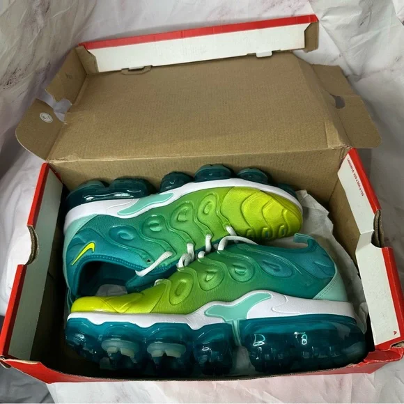 Nike Womens Vapor Max Lime Green and Teal Sneakers - Picture 5 of 9